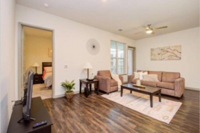 Spacious Luxury unit located in Downtown Houston!